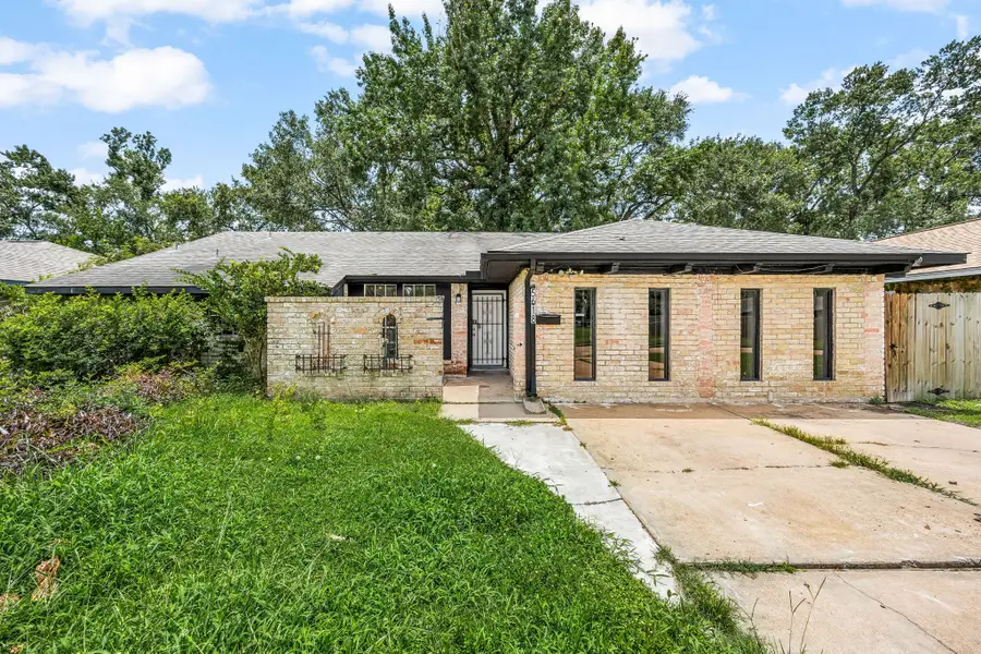 5618 Briarwick Lane, Houston, TX 77016 - Image #2