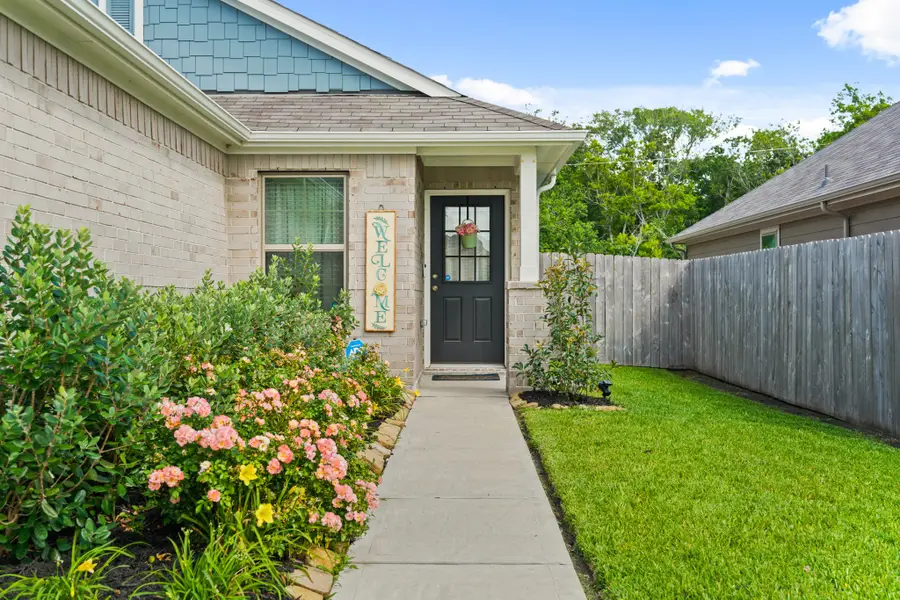 1174 Filly Creek Drive, Alvin, TX 77511 - Image #2