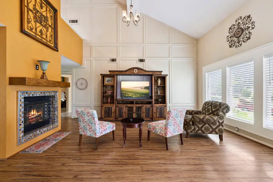 216 Lake View Circle, Montgomery, TX 77356 - Image #2