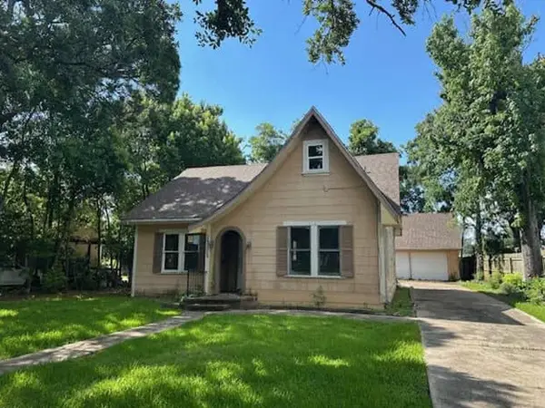3115 Woodrow Drive, Port Arthur, TX 77642