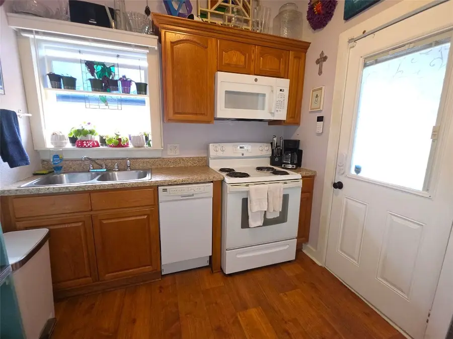 1203 Avenue L, Galveston, TX 77550 - #3