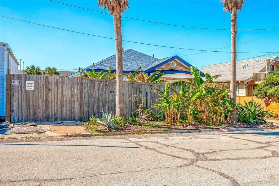 2415 31st Street, Galveston, TX 77550 - #3