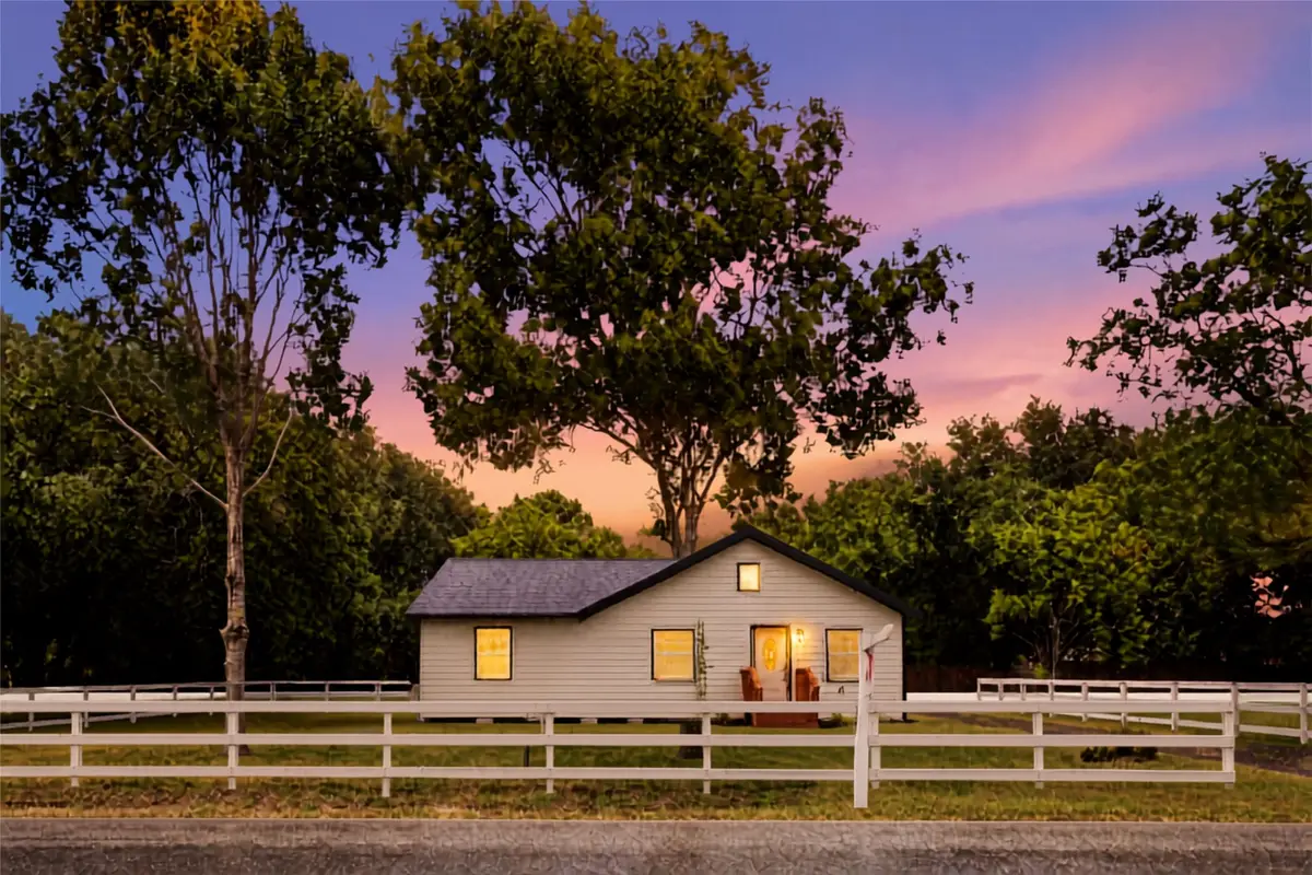 8414 Schiro Road, Hitchcock, TX 77563 - #1