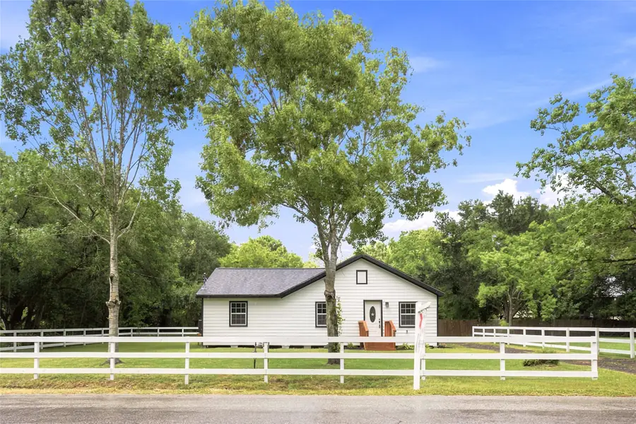 8414 Schiro Road, Hitchcock, TX 77563 - #2