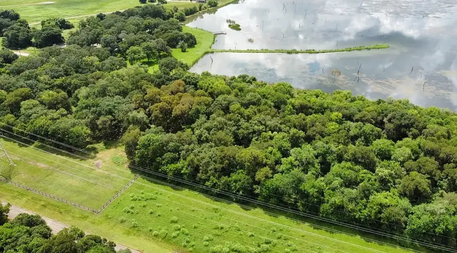 201 Middle Bayou Trail, Angleton, TX 77515 - #2