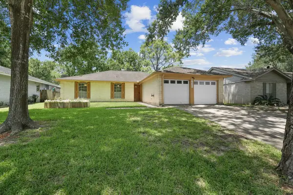16306 Forest Bend Avenue, Friendswood, TX 77546
