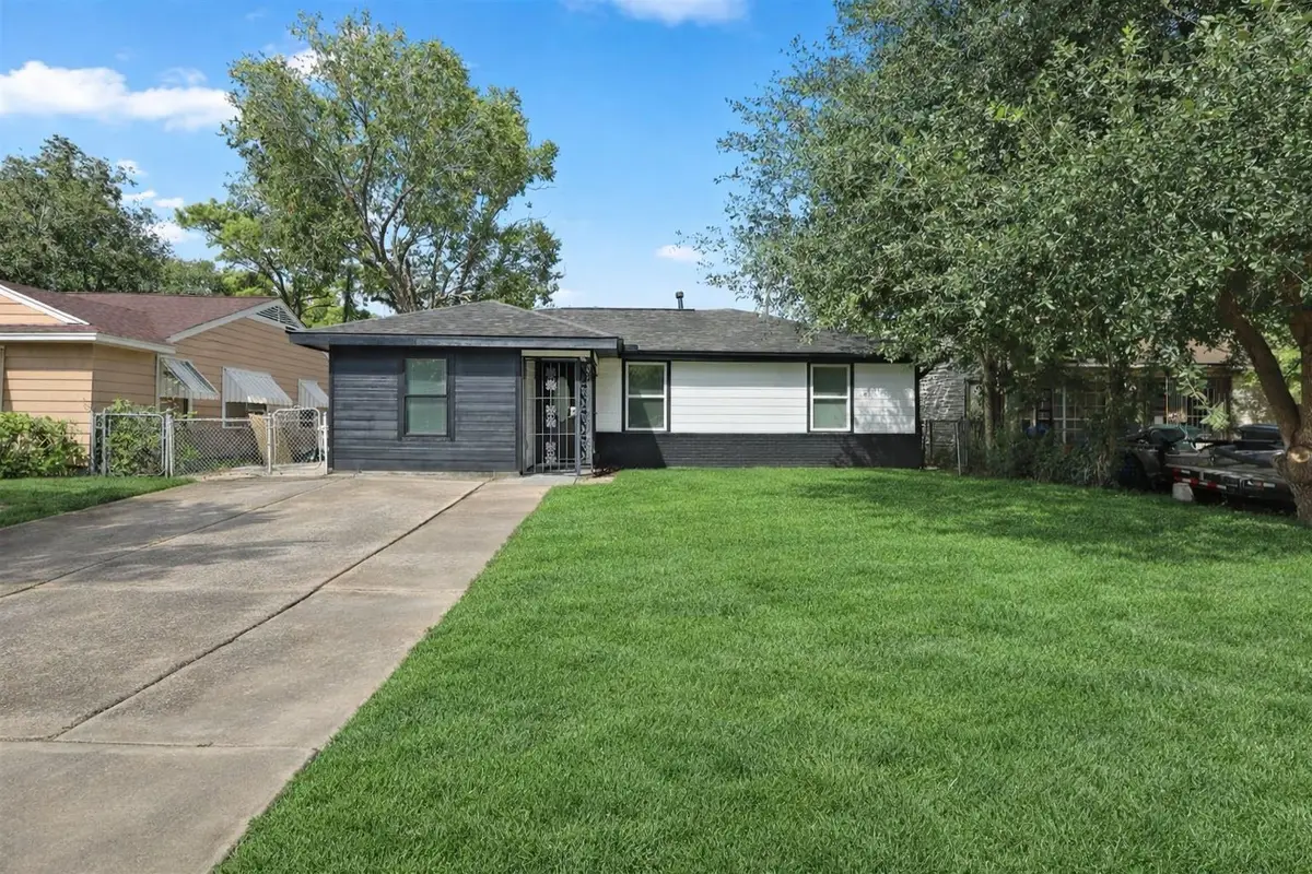 3013 Bloomfield Street, Houston, TX 77051 - Image #1