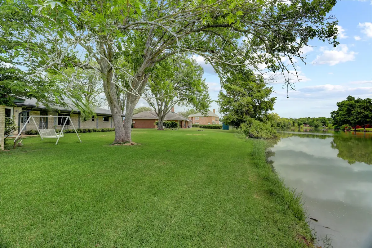 108 Lake Shore Drive, Wharton, TX 77488 - Image #1