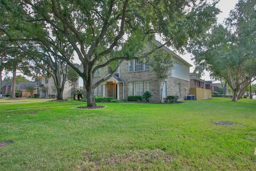 14827 Atterbury Drive, Sugar Land, TX 77498 - Image #2
