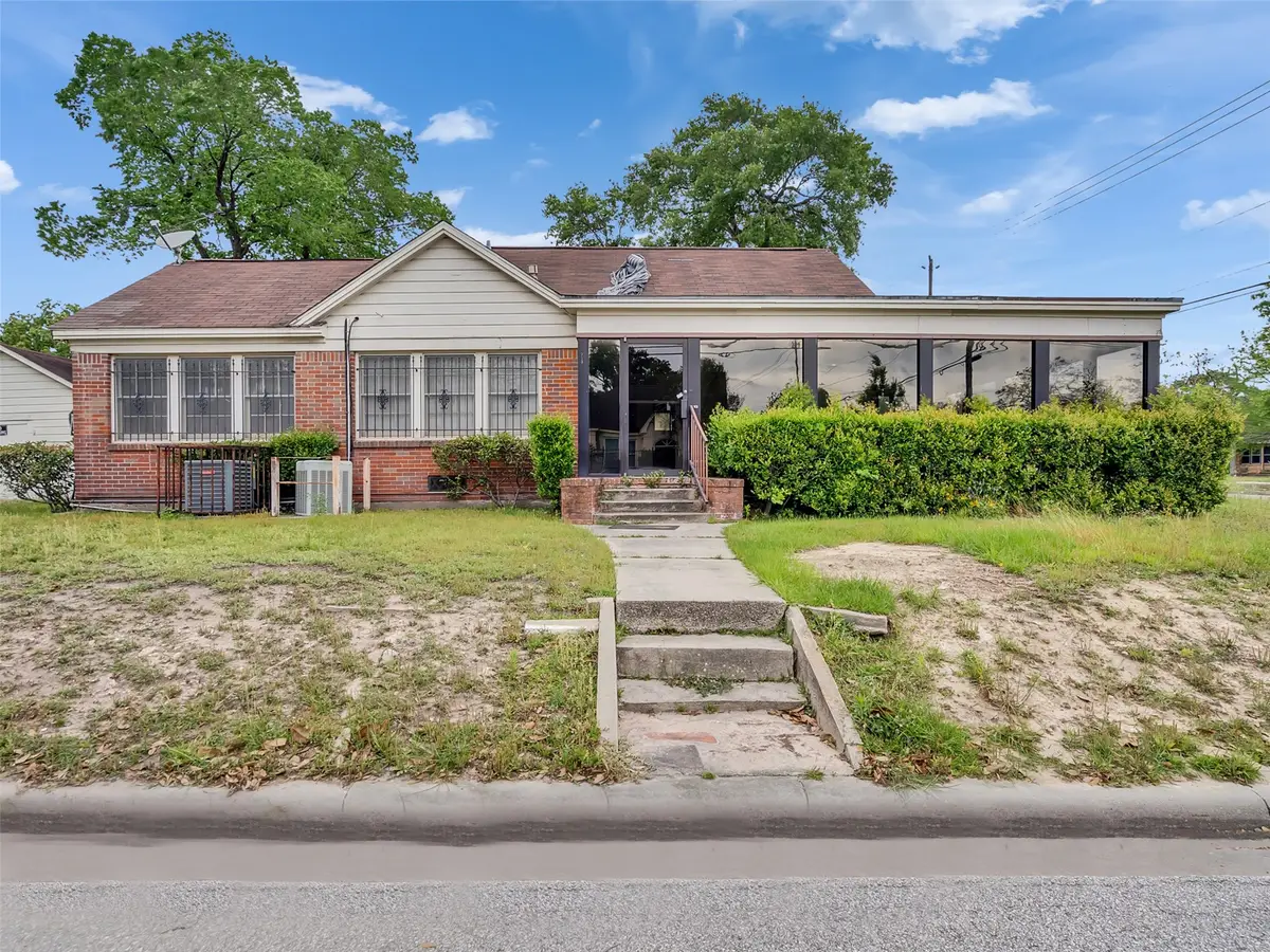 713 Fairbanks Street, Houston, TX 77009 - #1
