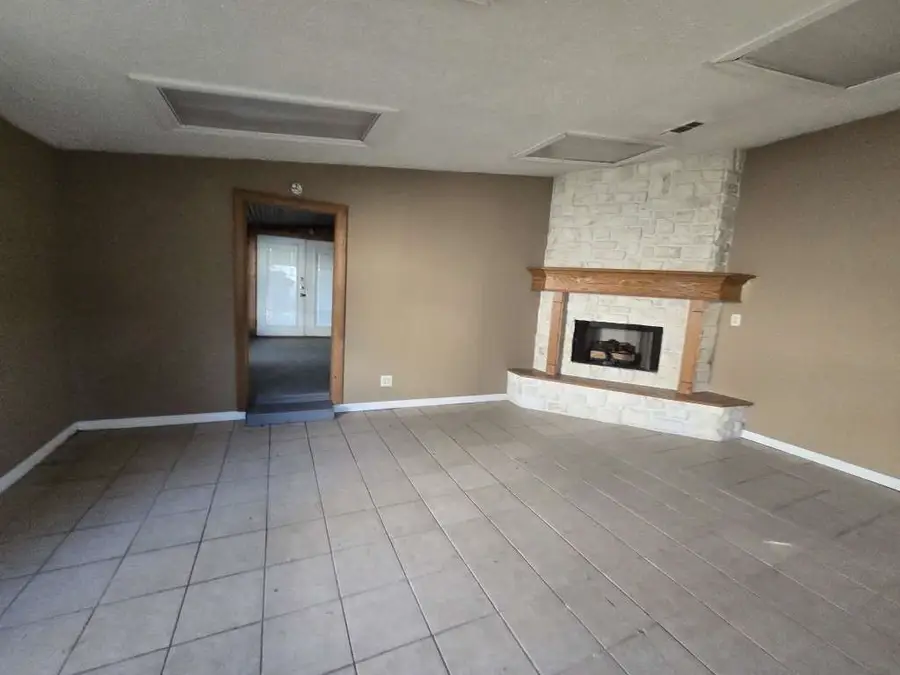 600 E Fayle Street, Baytown, TX 77520 - #3