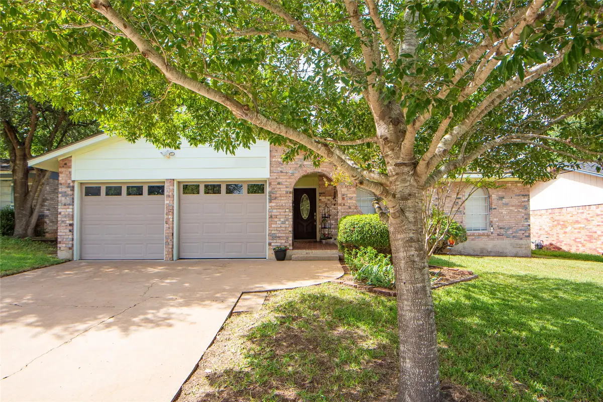 1003 Lawndale Avenue, Brenham, TX 77833 - #1