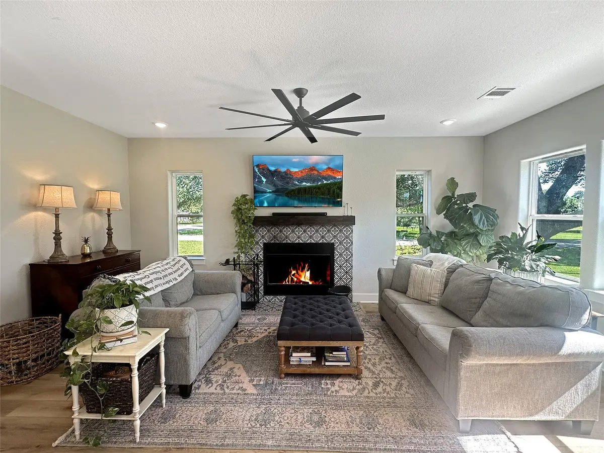 701 S Hudson Street S, Flatonia, TX 78941 - Image #1