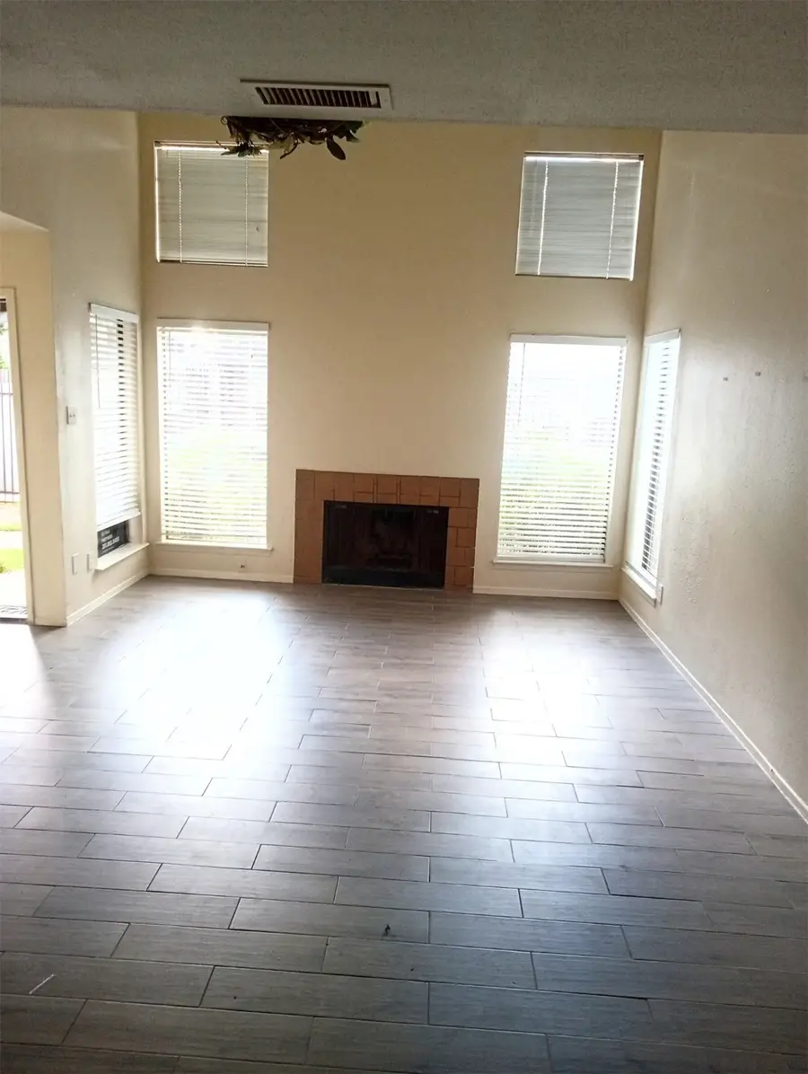 6633 W Airport Boulevard W #704, Houston, TX 77035 - Image #2