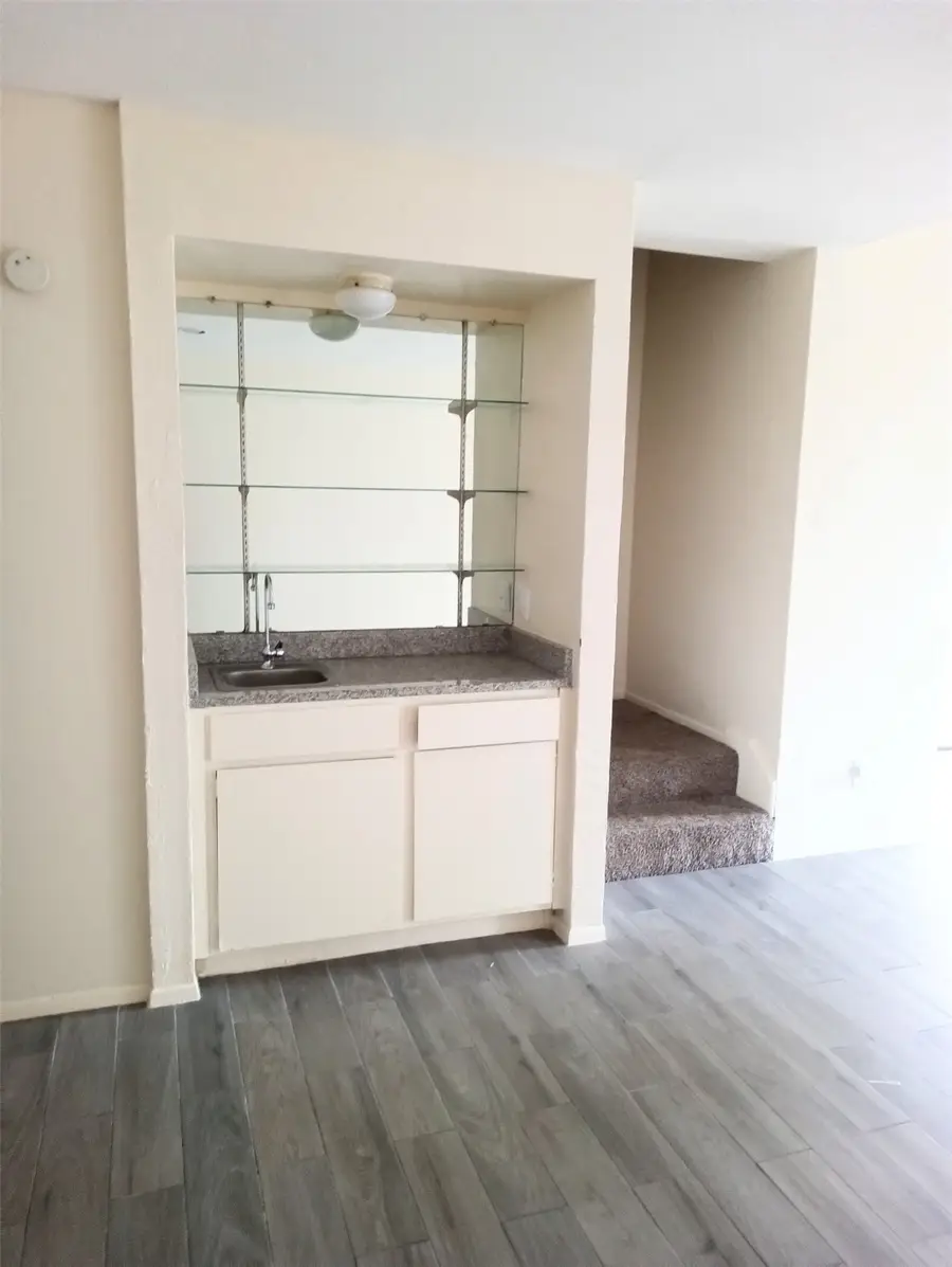 6633 W Airport Boulevard W #704, Houston, TX 77035 - Image #3