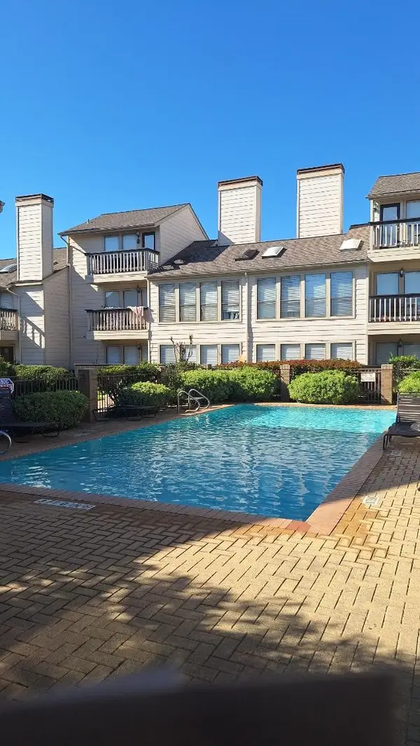 2277 S Kirkwood Road #1002, Houston, TX 77077