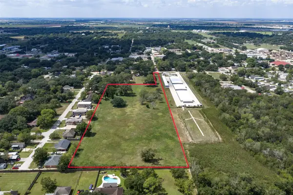 2401 4th Street, Rosenberg, TX 77471