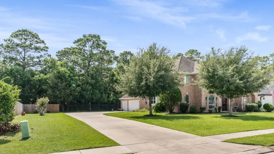 5714 Forest Cove Drive, Dickinson, TX 77539 - Image #3