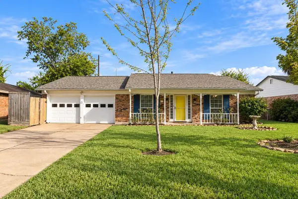 6002 Saxon Drive, Houston, TX 77092