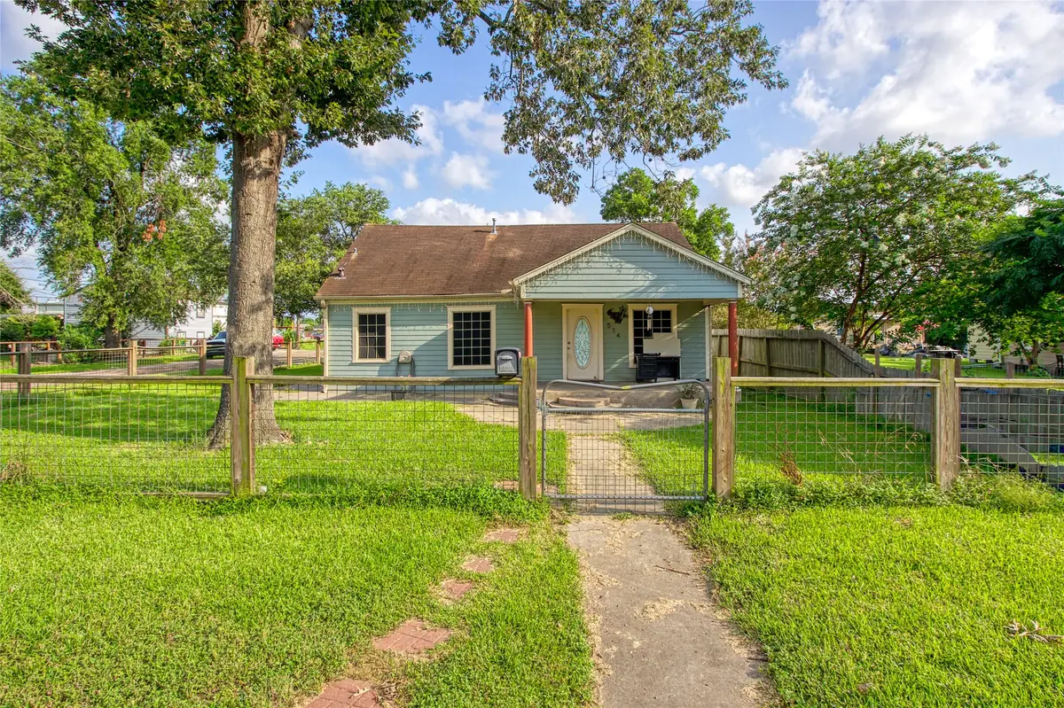 514 Avenue B, South Houston, TX 77587 - #1