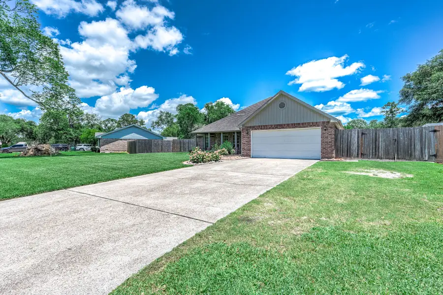 69 Briar Oak Court, Alvin, TX 77511 - #3