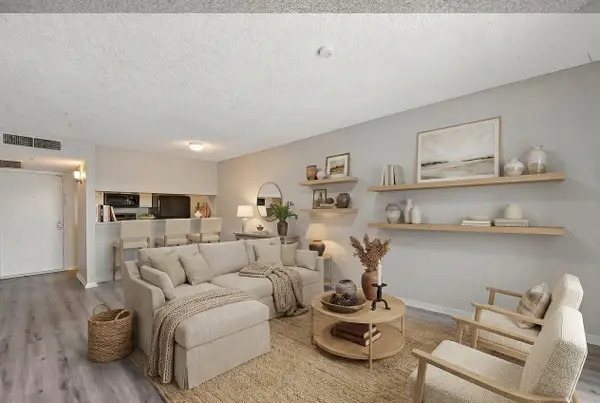 10110 Forum West Drive #633, Houston, TX 77036
