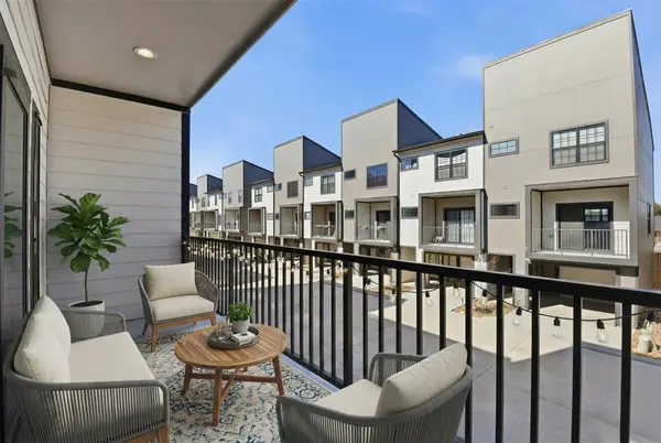 11916 S Hoa Sen Circle, Houston, TX 77072