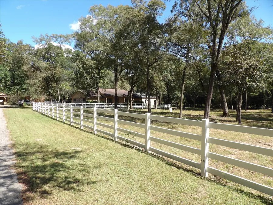 802 Sentinel Oaks, Pinehurst, TX 77362 - Image #2