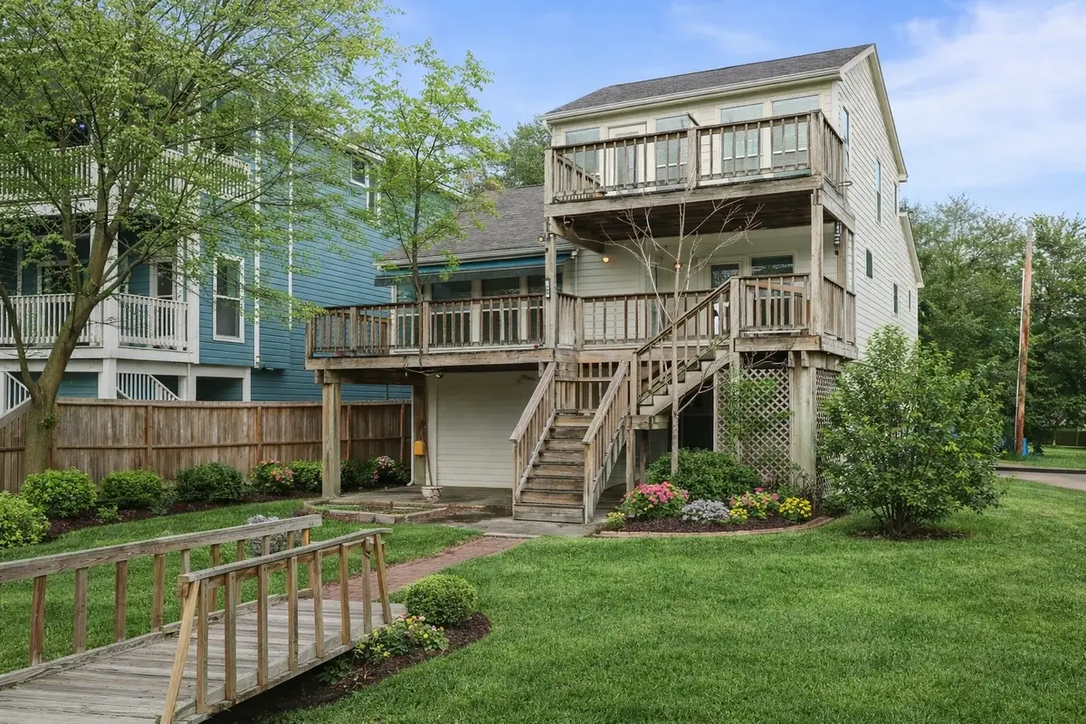 131 Oak Road, Clear Lake Shores, TX 77565 - Image #1