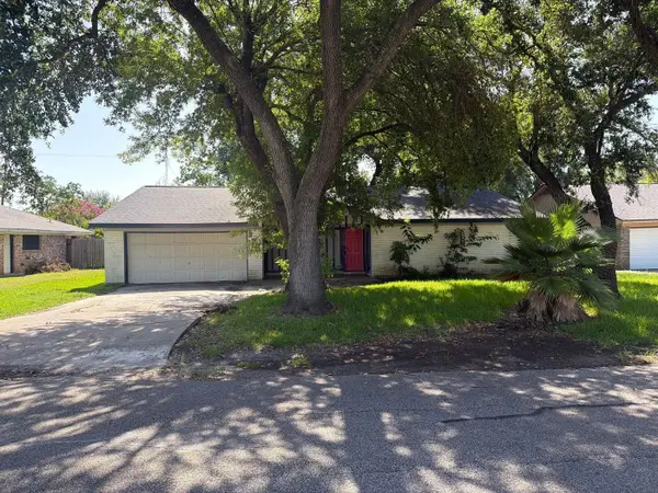 3911 Dolphin Lane, La Porte, TX 77571