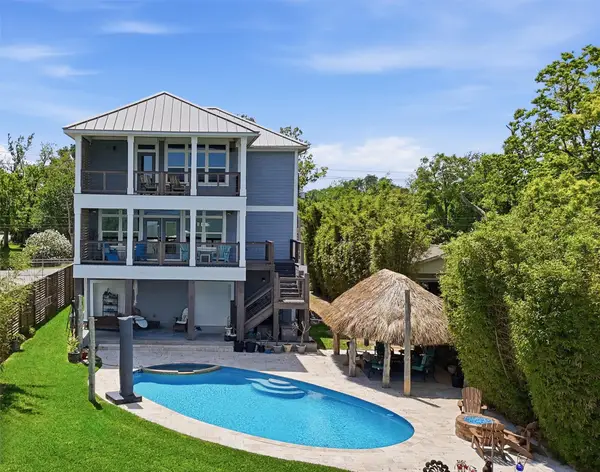 4019 Bayshore Drive, Bacliff, TX 77518