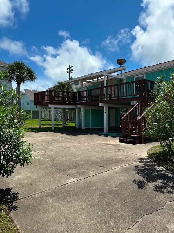 13723 San Domingo Drive, Galveston, TX 77554