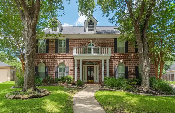 1303 Red Oak Court, Sugar Land, TX 77479