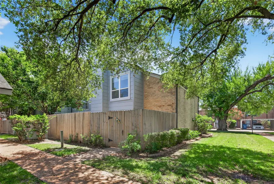 723 Worthshire Street, Houston, TX 77008 - Image #2