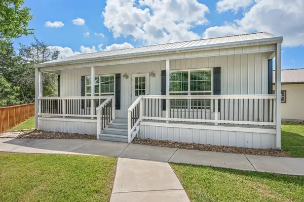 412 Leaning Oak Lane, Somerville, TX 77879