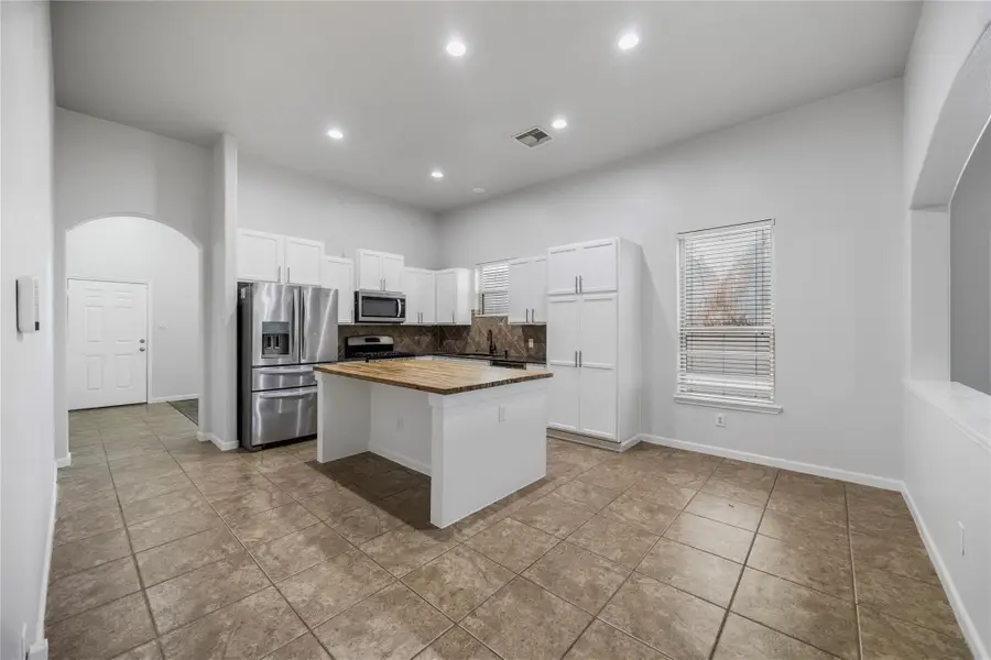 13211 Davenport Hills Lane, Humble, TX 77346 - Image #2