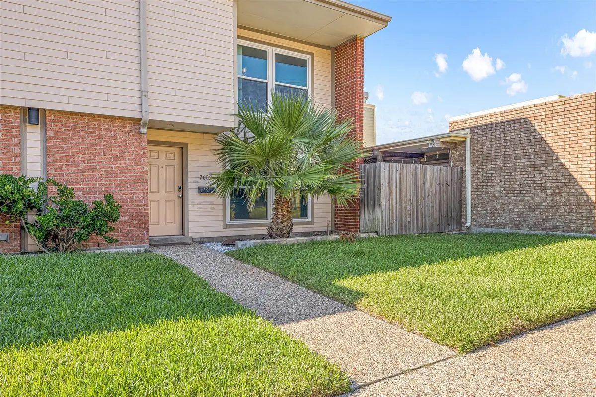 7002 Lasker Drive, Galveston, TX 77551 - Image #1