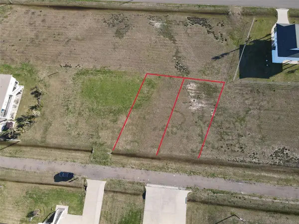 7-8 Cardinal Lane, Smith Point, TX 77575