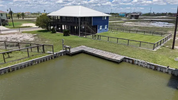 162 Sailfish Drive, Rockport, TX 78382