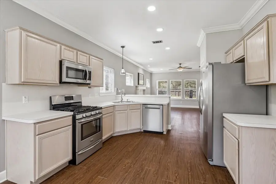 8 Pine Way, Conroe, TX 77304 - Image #3