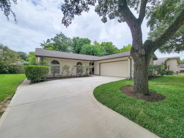 2211 Woodglen Drive, Missouri City, TX 77489