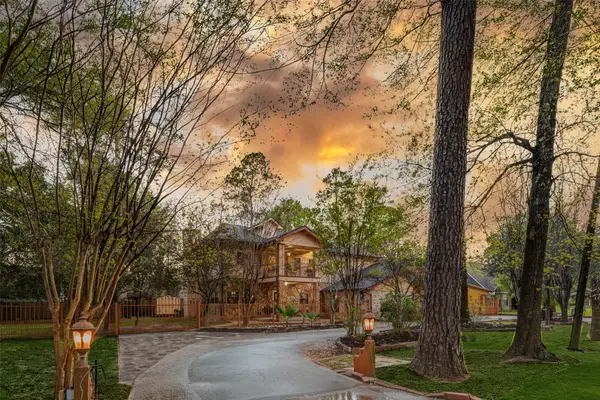 511 Chateau Woods Parkway Drive, Conroe, TX 77385