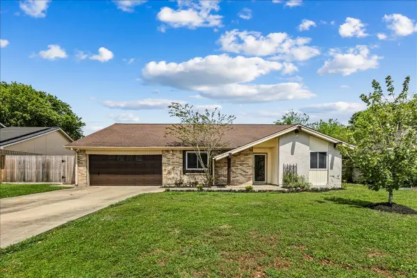 404 Inwood Drive, Friendswood, TX 77546