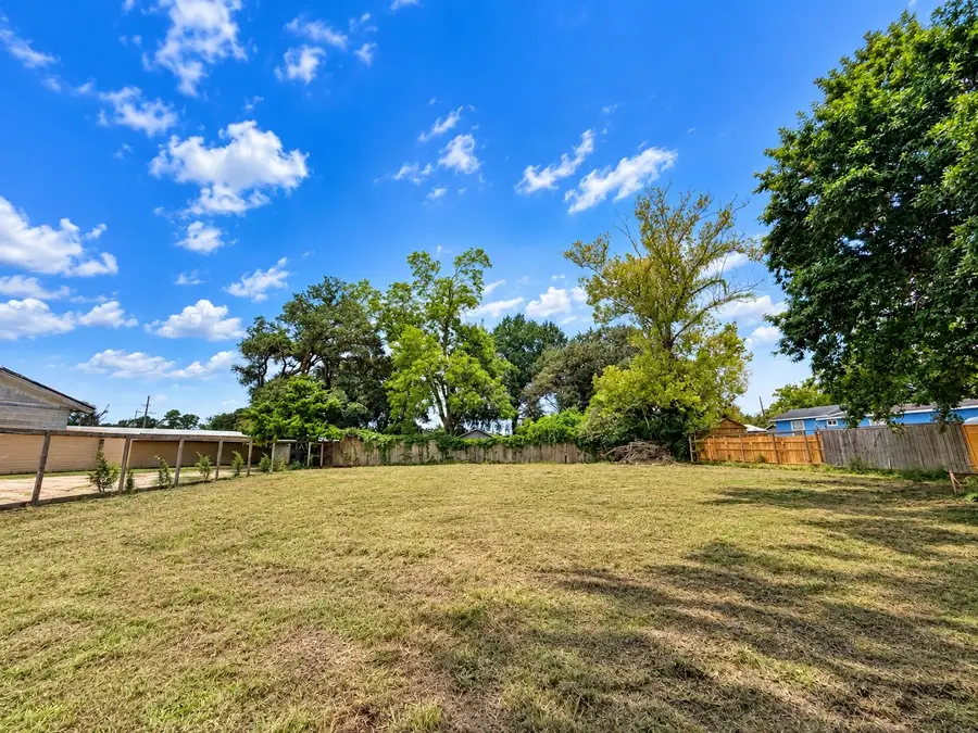 608 Ester Street, Dayton, TX 77535 - #3