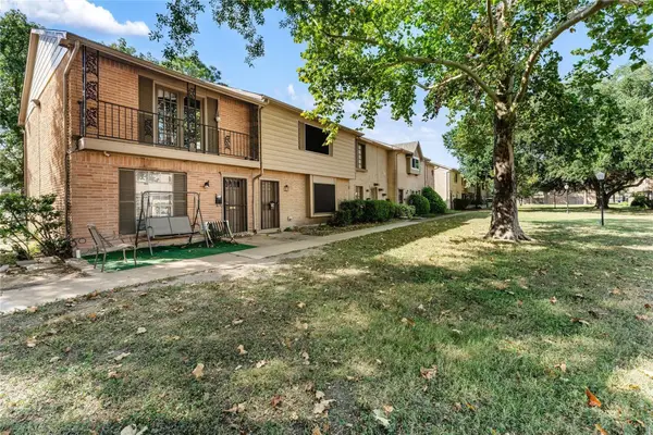 7322 Crownwest Street #7322, Houston, TX 77072