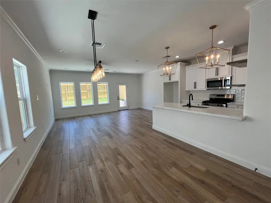 114 Capetown Circle, Conroe, TX 77356 - Image #2