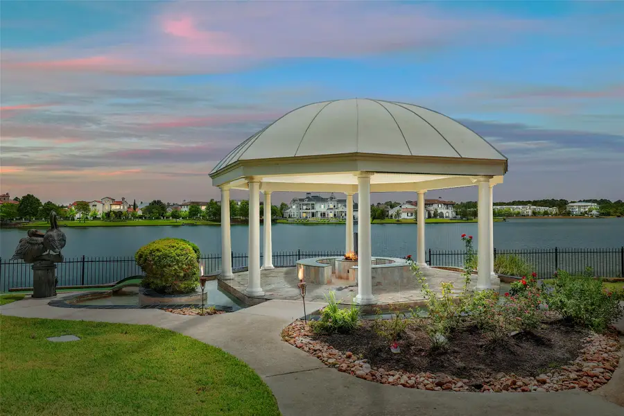 46 S Windsail Place, The Woodlands, TX 77381 - Image #2