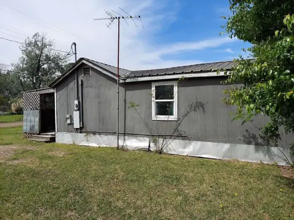 108 E Mcgee Road, New Boston, TX 75570