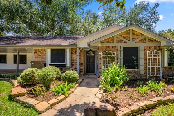 2411 Orange Street, Waller, TX 77484