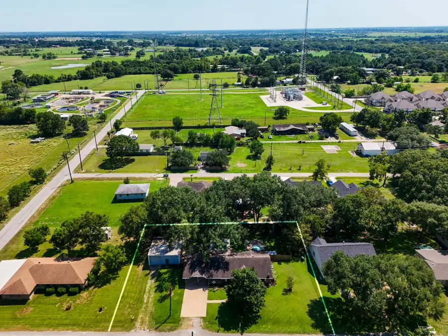 2411 Orange Street, Waller, TX 77484 - Image #2